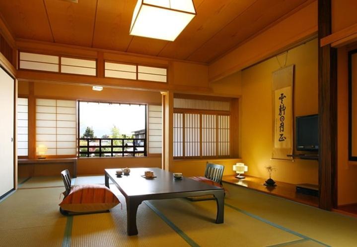 ホテル和穣苑 笛吹市 部屋 写真