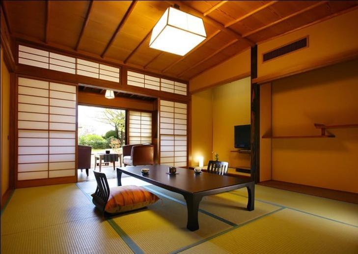 ホテル和穣苑 笛吹市 部屋 写真